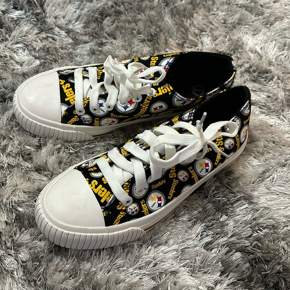 Pittsburgh STEELERS NFL Black and White Women's Sneakers, SIZE 7. Worn 1 Time